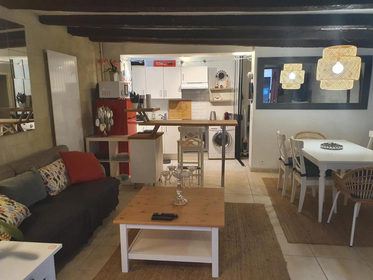 MAISON GÎTE ENTIER EN HYPER HYPER CENTRE AUX COEUR DES HALLES de TOURS de 2 à 7 PERSONNES Tours Exterior foto