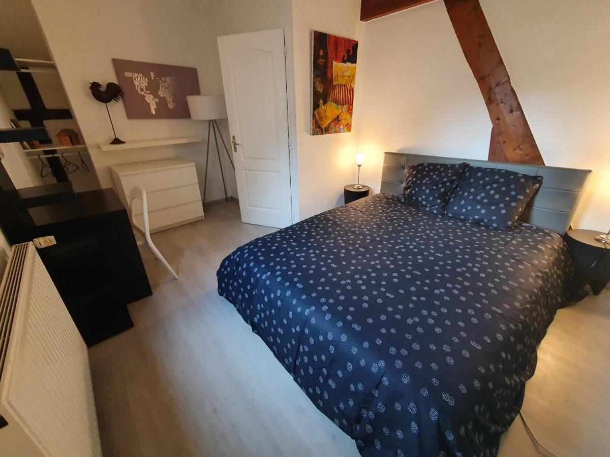 MAISON GÎTE ENTIER EN HYPER HYPER CENTRE AUX COEUR DES HALLES de TOURS de 2 à 7 PERSONNES Tours Exterior foto